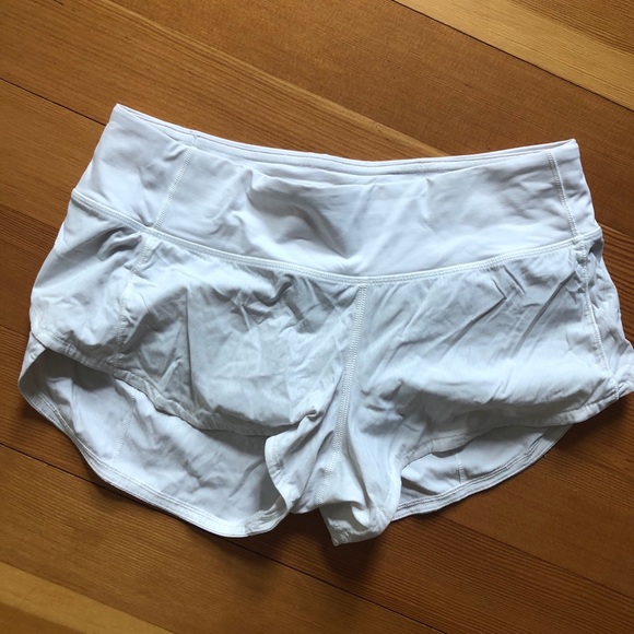 Lululemon Shorts Size 4 - Picture 2 of 5